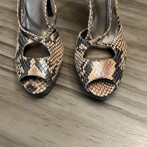 STAURT WEITZMAN PYTHON SLINGBACK HEELS 8 - Picture 2 of 16